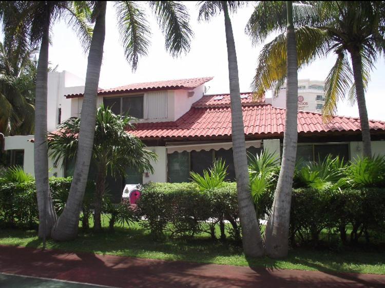 Large House - Walking To Beach - 10 Guests! Cancún Buitenkant foto