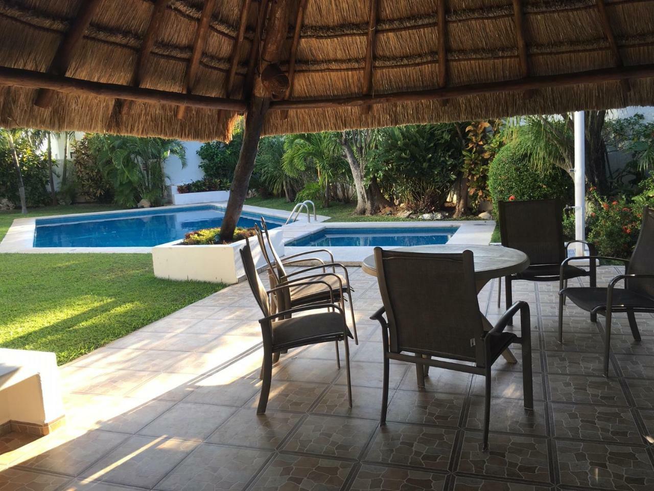 Large House - Walking To Beach - 10 Guests! Cancún Buitenkant foto