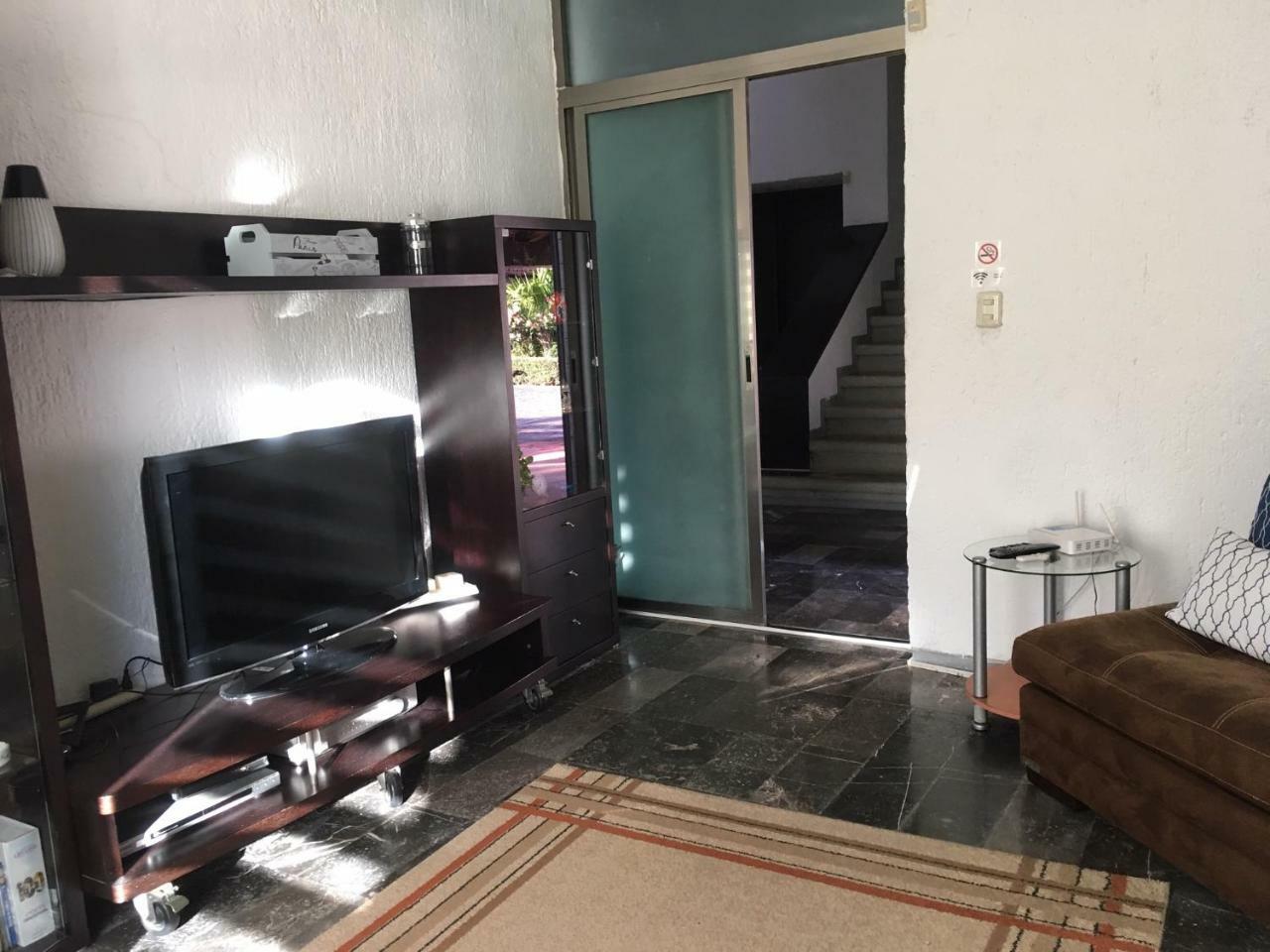 Large House - Walking To Beach - 10 Guests! Cancún Buitenkant foto